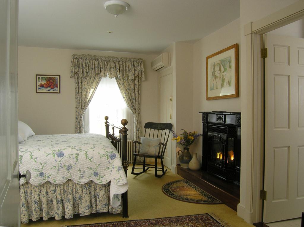 Brampton Bed And Breakfast Inn Chestertown Room photo